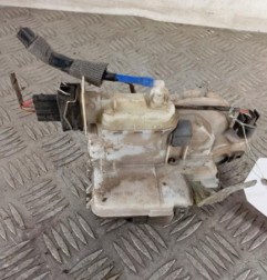 Serrure avant gauche VOLKSWAGEN POLO 3 Photo n°1