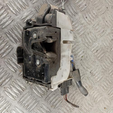 Serrure avant gauche VOLKSWAGEN POLO 3