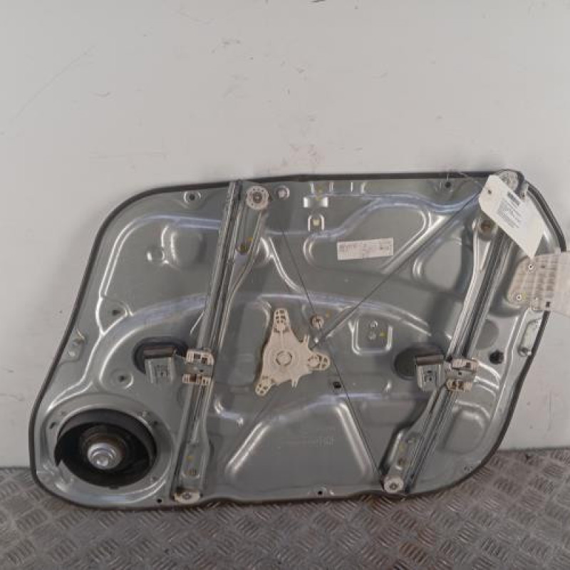 Leve vitre electrique avant gauche HYUNDAI I 30 1