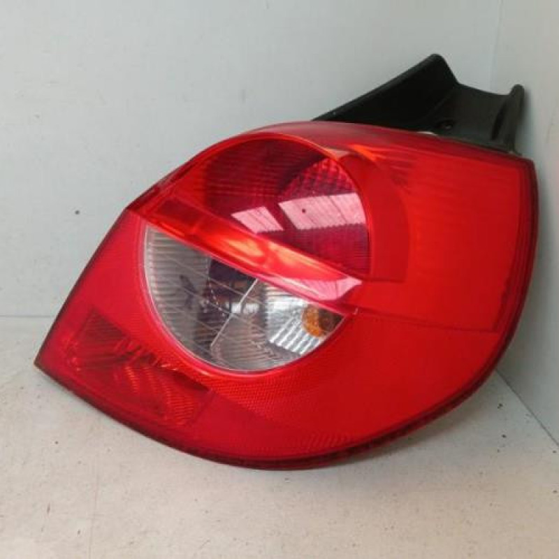 Feu arriere principal droit (feux) RENAULT CLIO 3 Feu arriere principal droit (feux) RENAULT CLIO 3