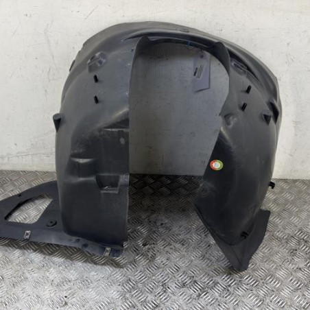 Pare boue avant droit PEUGEOT 2008 1