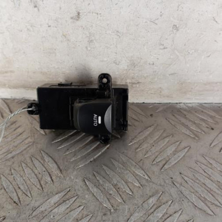 Interrupteur de leve vitre avant droit HYUNDAI I 30 2 Photo n°1