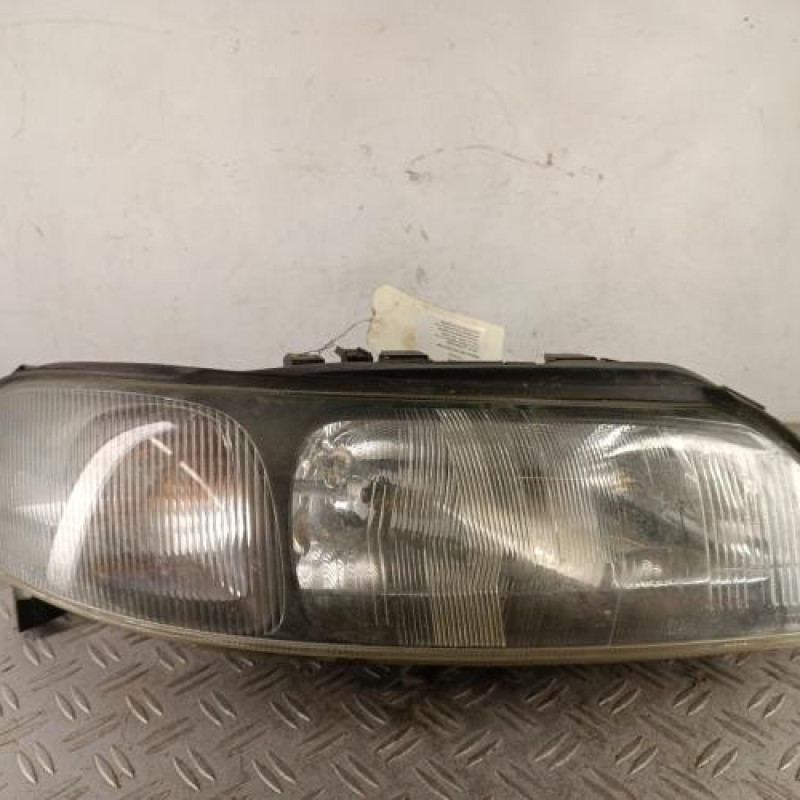 Optique avant principal droit (feux)(phare) VOLVO V 70 1