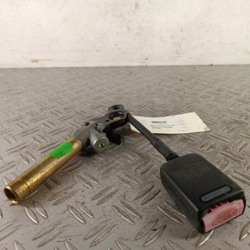 Attache ceinture avant droit PEUGEOT 306