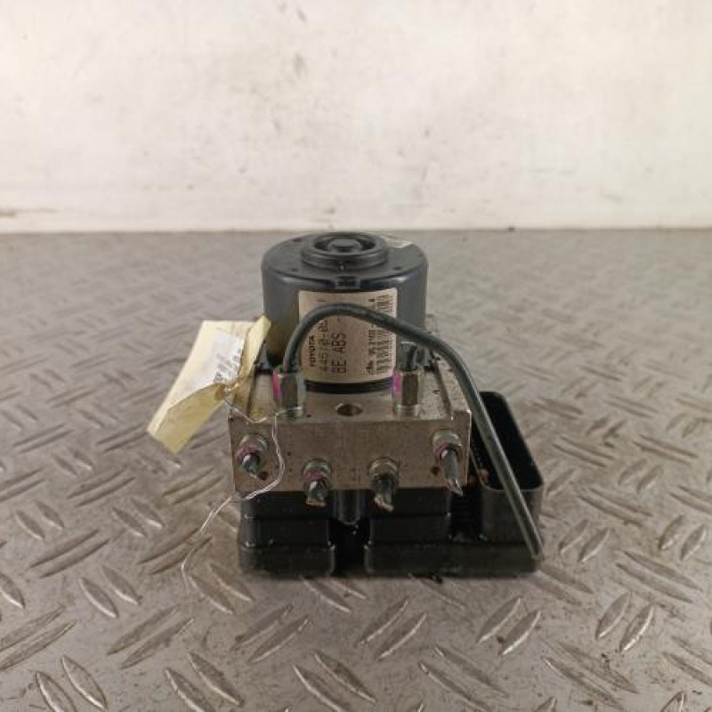 Bloc ABS (freins anti-blocage) TOYOTA YARIS 2