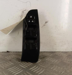 Interrupteur de leve vitre avant gauche TOYOTA VERSO Photo n°1