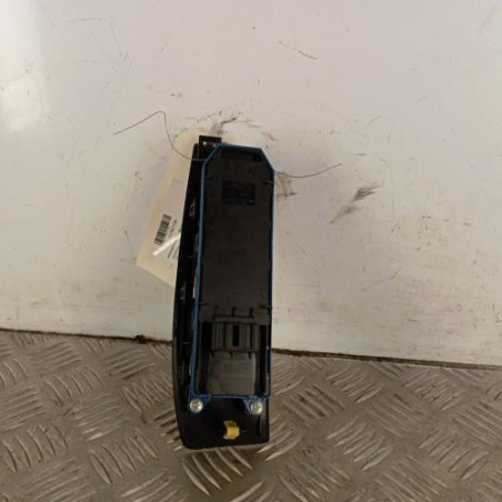 Interrupteur de leve vitre avant gauche TOYOTA VERSO