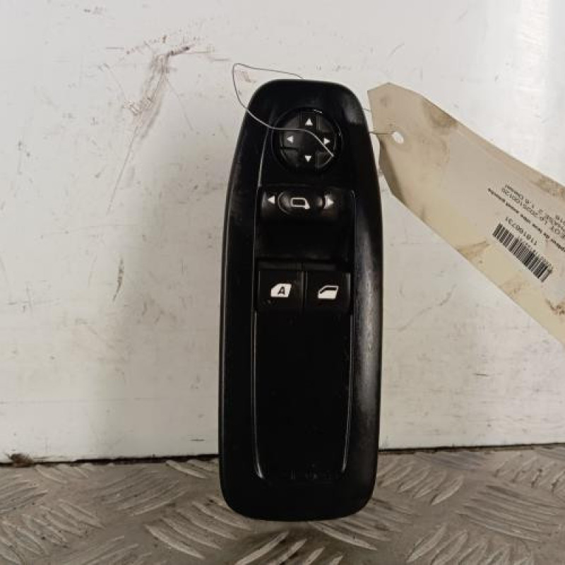 Interrupteur de leve vitre avant gauche PEUGEOT 208 1