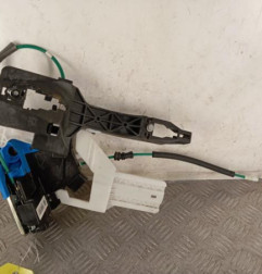 Serrure arriere droit HYUNDAI I 30 2 Photo n°1