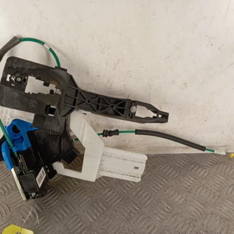 Serrure arriere droit HYUNDAI I 30 2