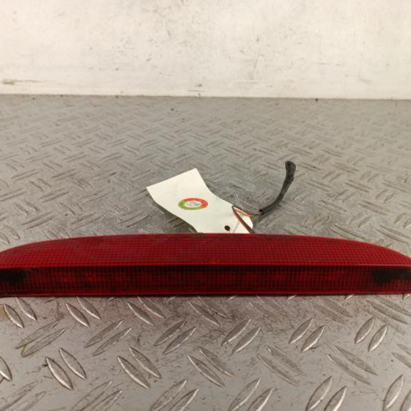 Feu arriere stop central RENAULT CLIO 2 Feu arriere stop central RENAULT CLIO 2