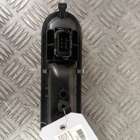 Interrupteur de leve vitre avant droit RENAULT CLIO 3