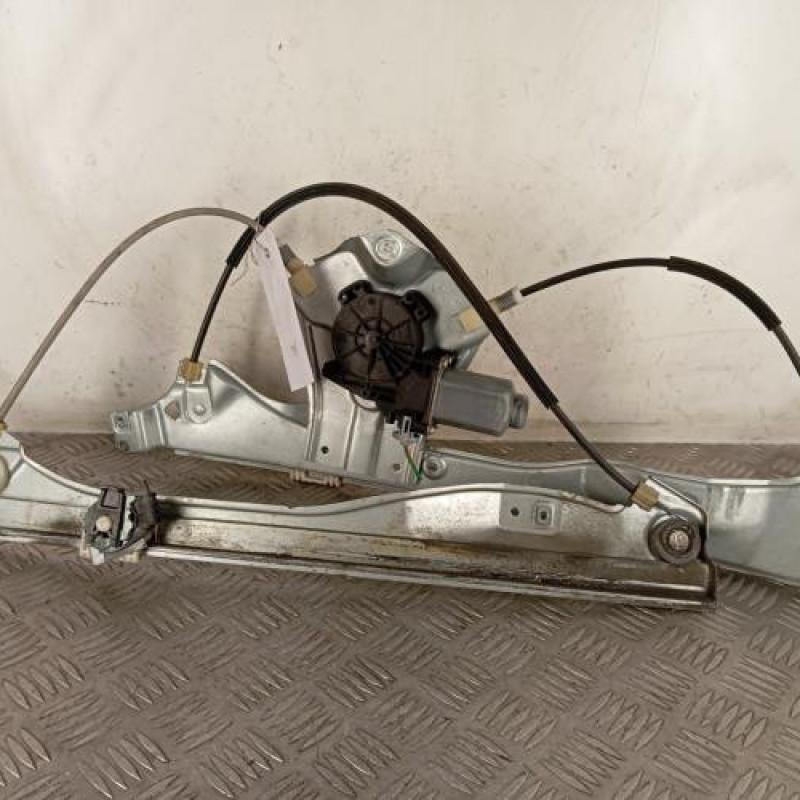 Leve vitre electrique avant droit RENAULT CLIO 3