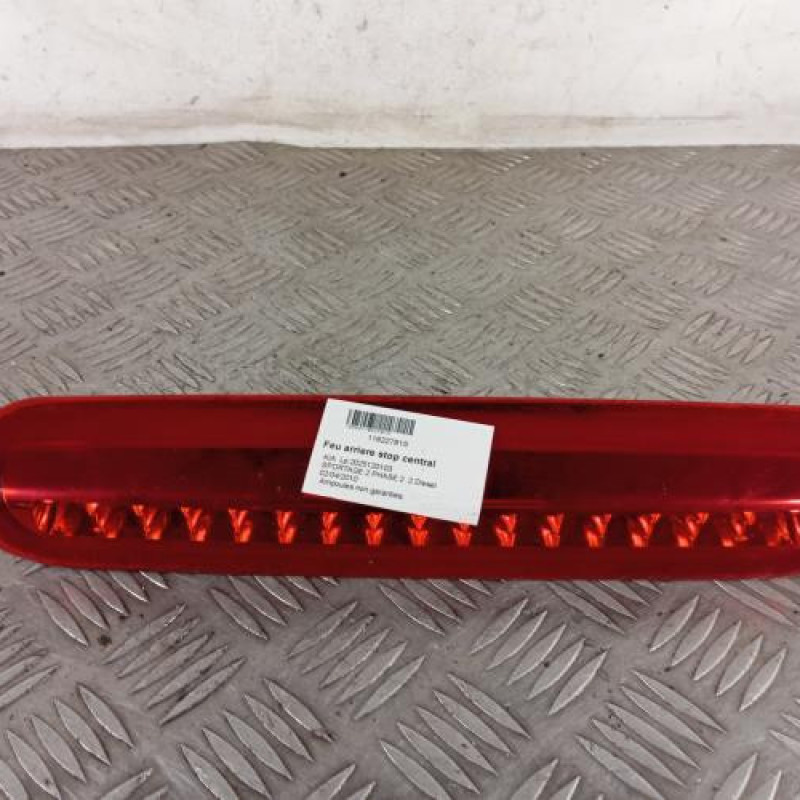 Feu arriere stop central KIA SPORTAGE 2 Feu arriere stop central KIA SPORTAGE 2