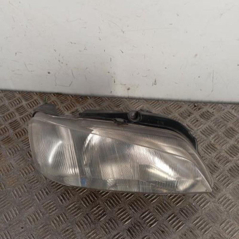 Optique avant principal droit (feux)(phare) PEUGEOT 106