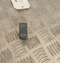 Interrupteur de leve vitre avant droit PEUGEOT 106 Photo n°1