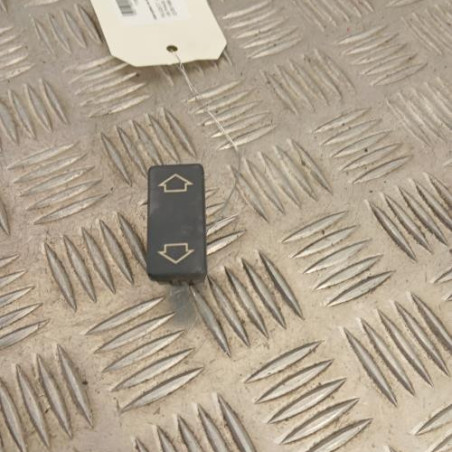 Interrupteur de leve vitre avant droit PEUGEOT 106 Photo n°1