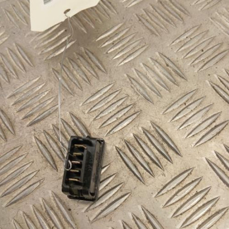 Interrupteur de leve vitre avant droit PEUGEOT 106