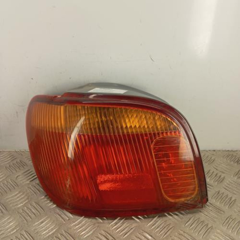 Feu arriere principal gauche (feux) TOYOTA YARIS 1