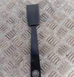 Attache ceinture avant droit TOYOTA YARIS 1