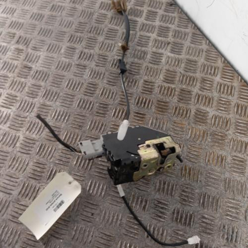 Serrure arriere droit CITROEN C4 1