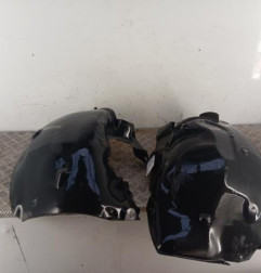 Pare boue avant droit RENAULT SCENIC 2