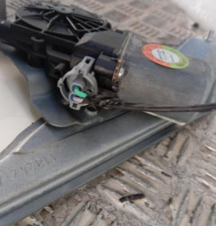 Leve vitre electrique avant droit RENAULT GRAND MODUS Photo n°3
