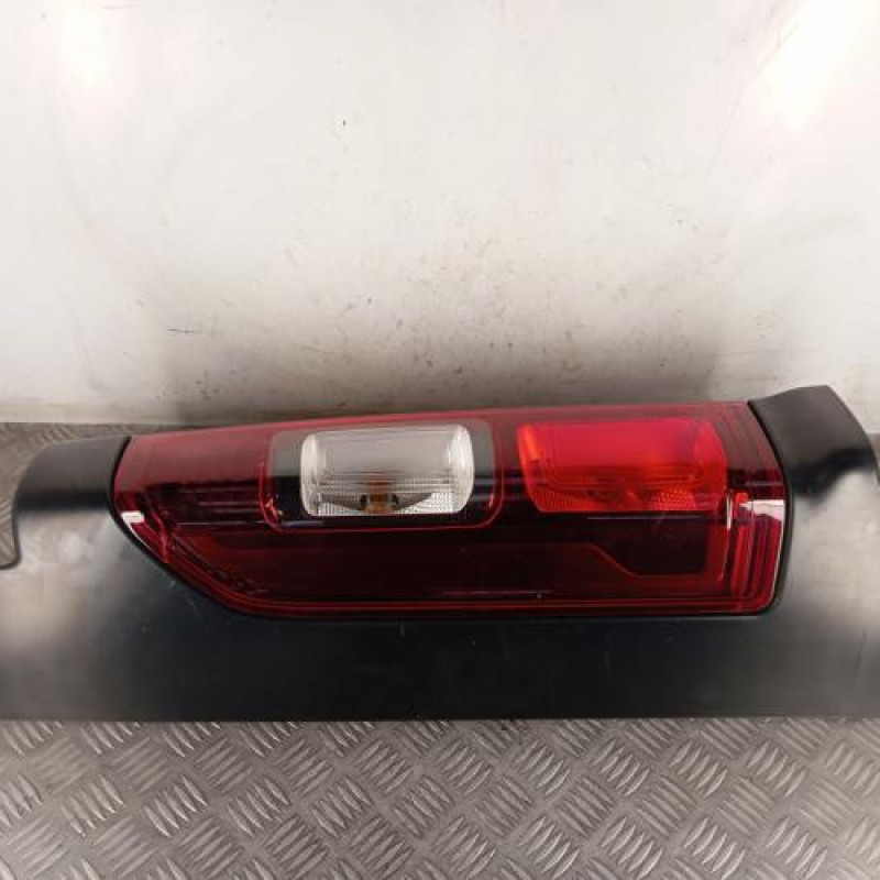 Feu arriere principal gauche (feux) OPEL VIVARO 2