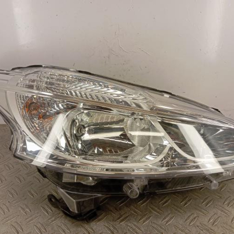 Optique avant principal droit (feux)(phare) PEUGEOT 208 1