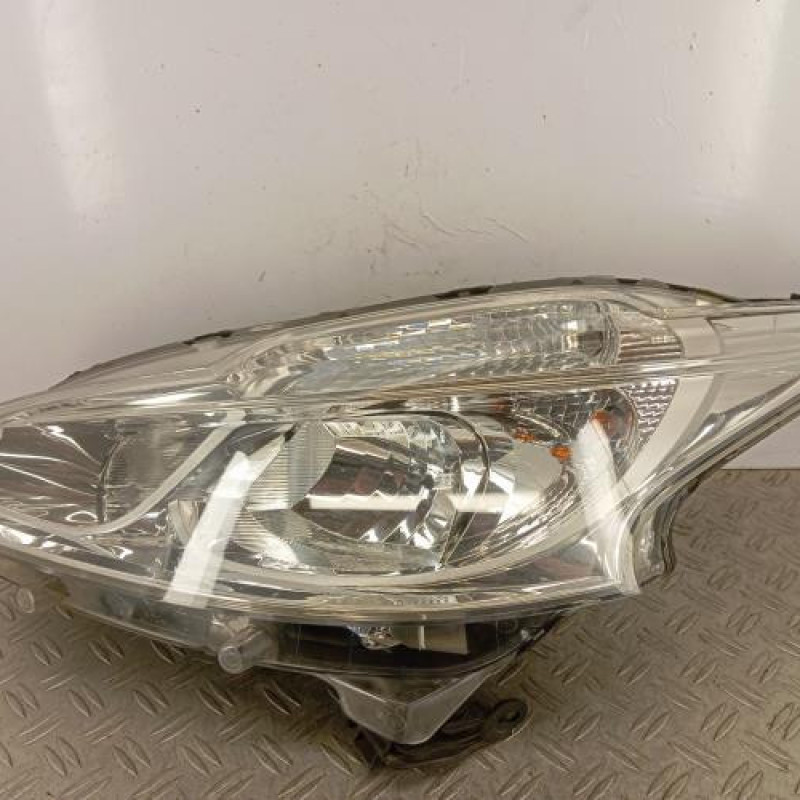 Optique avant principal gauche (feux)(phare) PEUGEOT 208 1