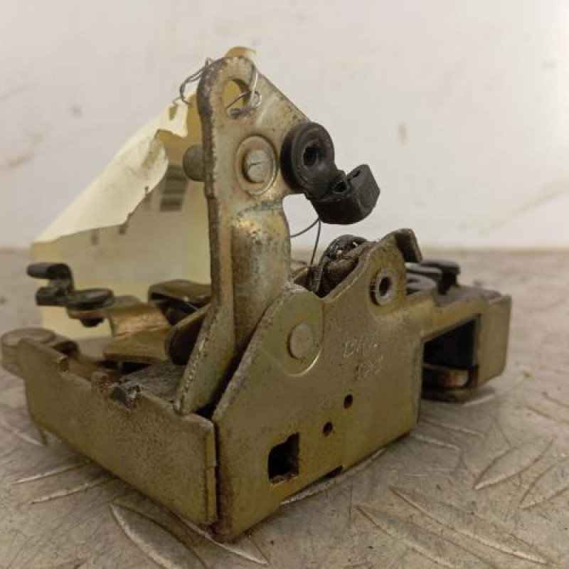 Serrure avant gauche PEUGEOT 106