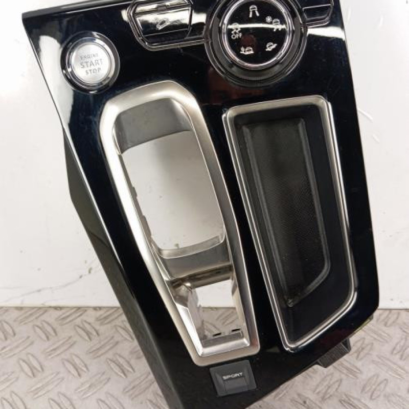 Console central (interieur plastique) PEUGEOT 5008 2