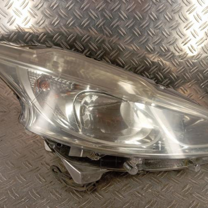 Optique avant principal droit (feux)(phare) PEUGEOT 208 1