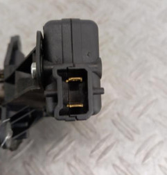 Bouton de coffre RENAULT CLIO 2 CAMPUS Photo n°3