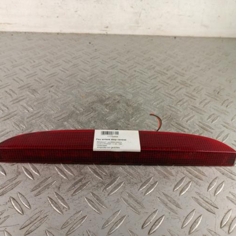 Feu arriere stop central RENAULT CLIO 2