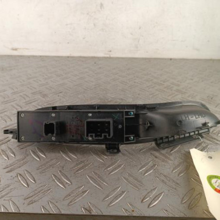 Interrupteur de leve vitre avant gauche FORD FOCUS 3