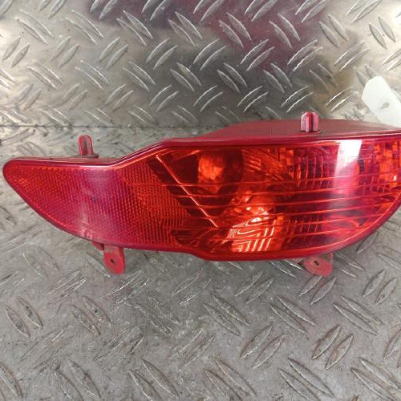 Anti brouillard arriere droit PEUGEOT 5008 2