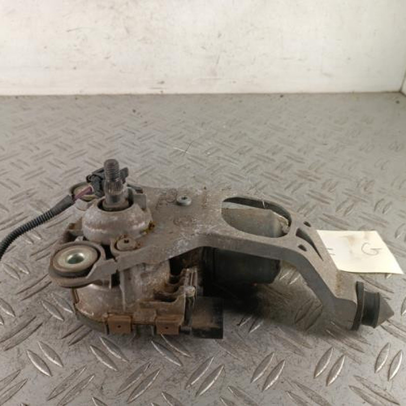 Moteur essuie glace avant gauche FORD FOCUS 3