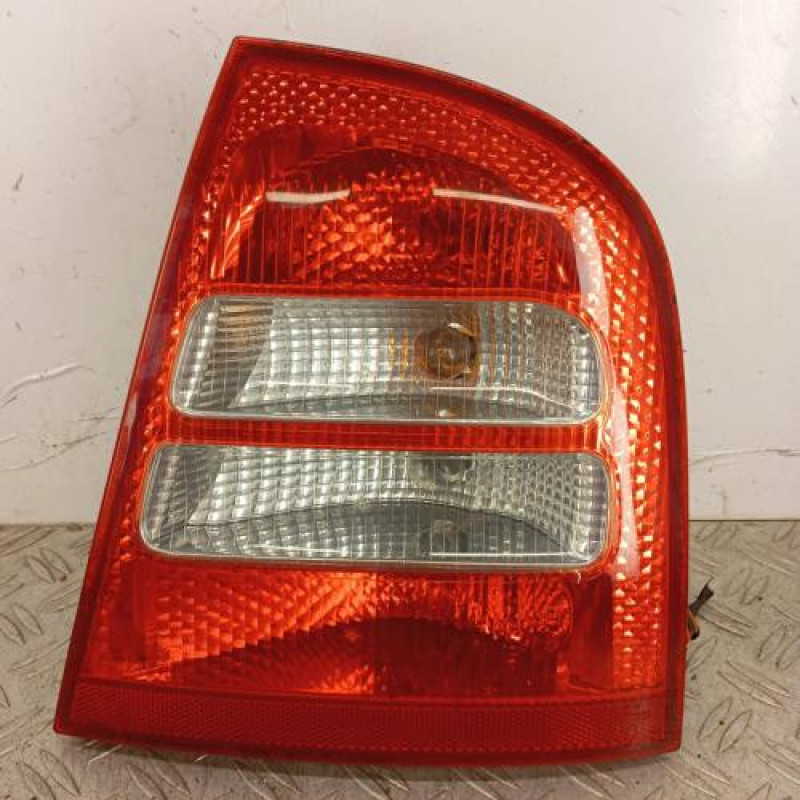 Feu arriere principal droit (feux) SKODA OCTAVIA 1