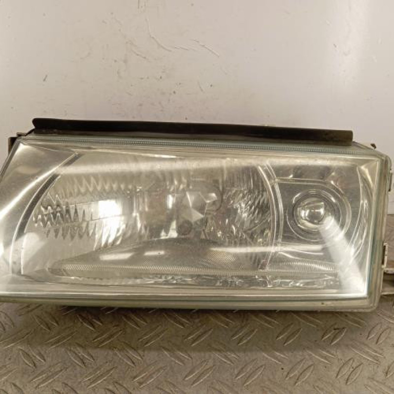 Optique avant principal gauche (feux)(phare) SKODA OCTAVIA 1