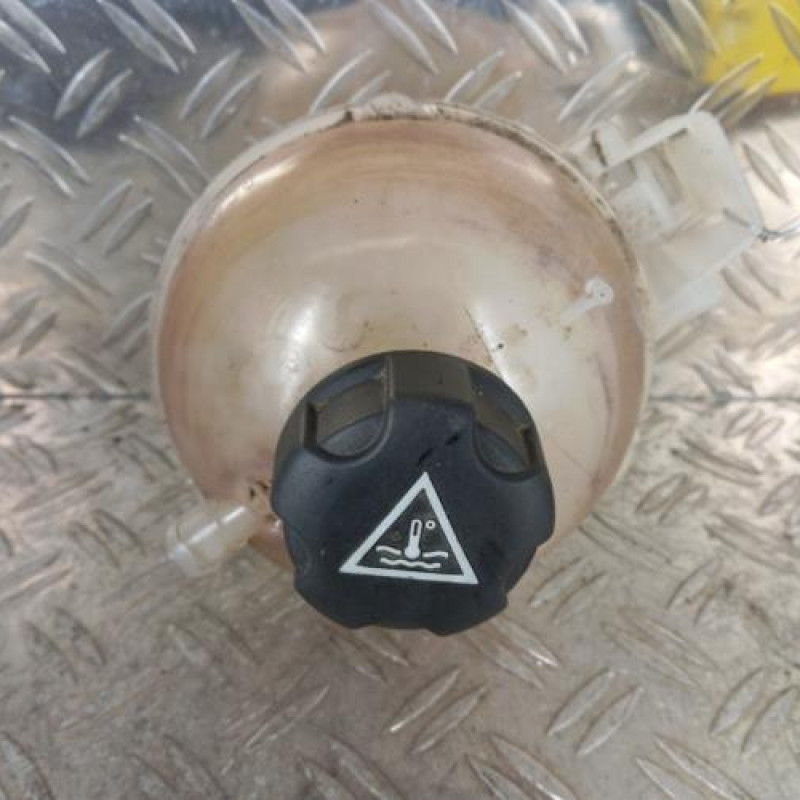Vase d'expansion PEUGEOT 5008 2