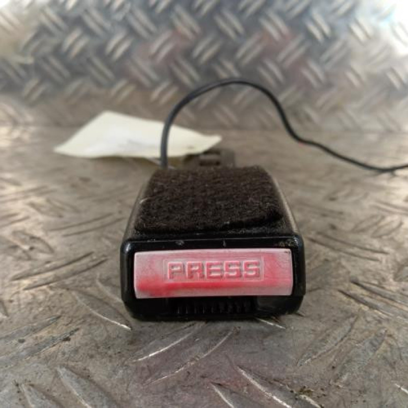 Attache ceinture avant gauche PEUGEOT 207