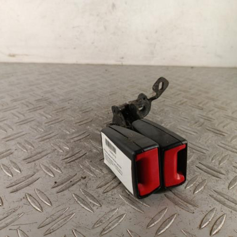 Attache ceinture arriere gauche VOLKSWAGEN GOLF 7