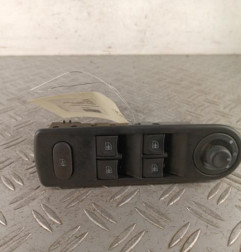 Interrupteur de leve vitre avant gauche RENAULT CAPTUR 1 Photo n°1