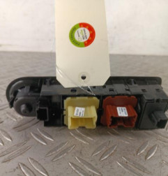 Interrupteur de leve vitre avant gauche RENAULT CAPTUR 1