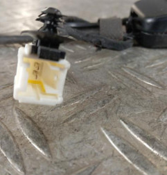 Attache ceinture avant droit PEUGEOT 5008 2