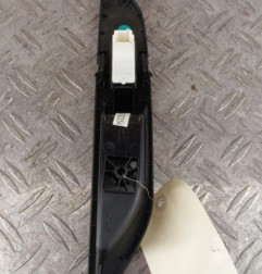 Interrupteur de leve vitre arriere gauche PEUGEOT 5008 2