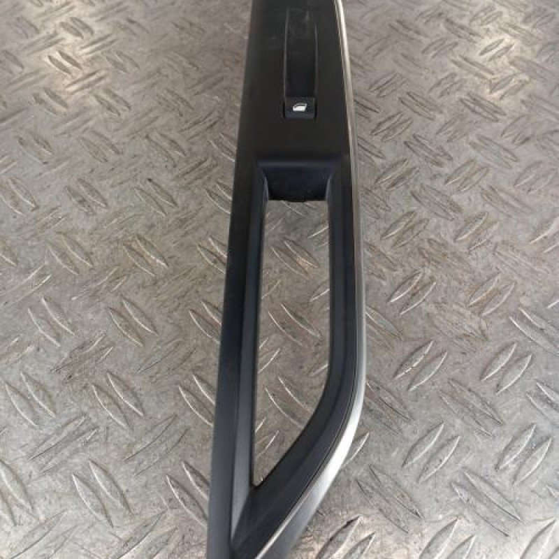 Interrupteur de leve vitre avant droit PEUGEOT 5008 2