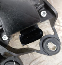 Moteur essuie glace arriere VOLKSWAGEN TOURAN 2 Photo n°3