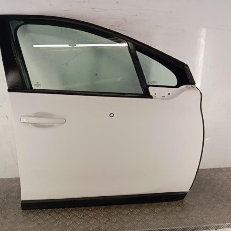 Porte avant droit PEUGEOT 2008 1